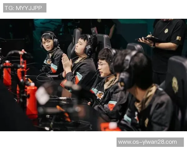 LNG在世界冠军杯中的灵活战术展现与团队协作分析 LNG在世界冠军杯中的灵活战术展现与团队协作分析